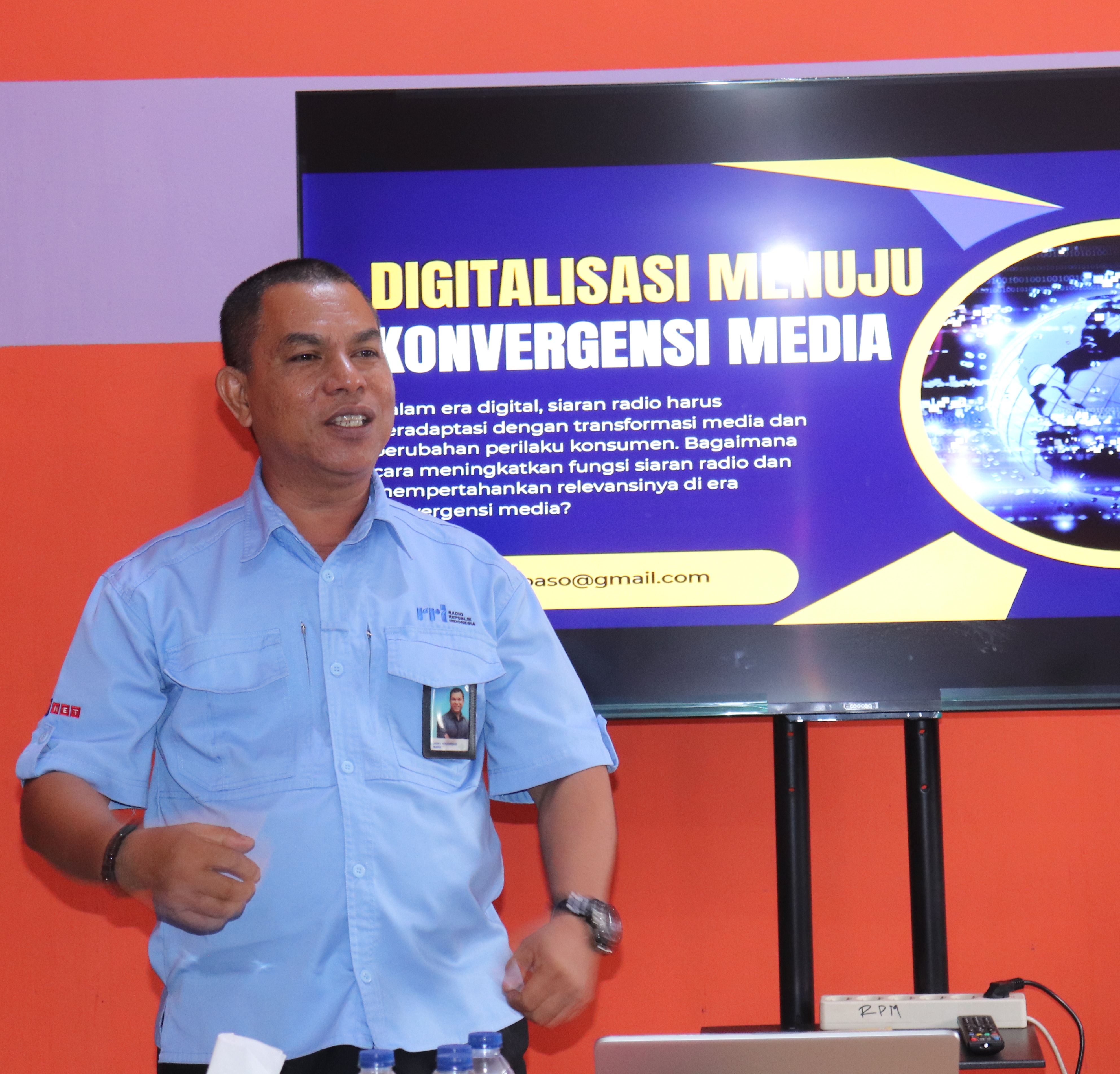 TRAINING PENINGKATAN KUALITAS SDM LPPL RADIO PUBLIK MIMIKA BERSAMA LPP RRI JAYAPURA DI TIMIKA