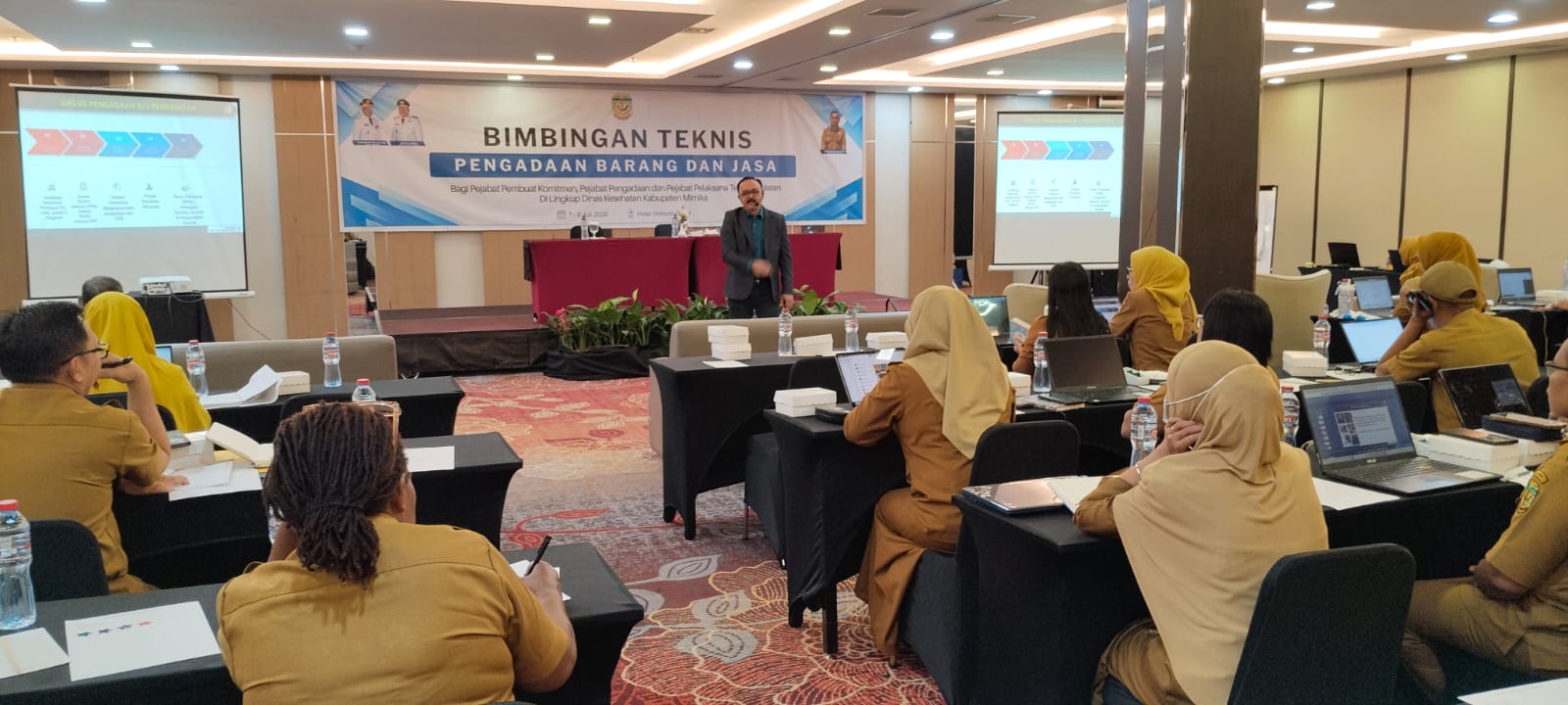 Perkuat Kompetensi Aparatur, Dinkes Mimika Bekali 50 PPTK dengan Bimtek Pengadaan Barang dan Jasa